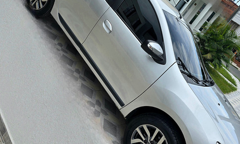 Renault Logan Zen...