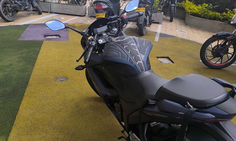 Gixxer 250 Sf 11.000...