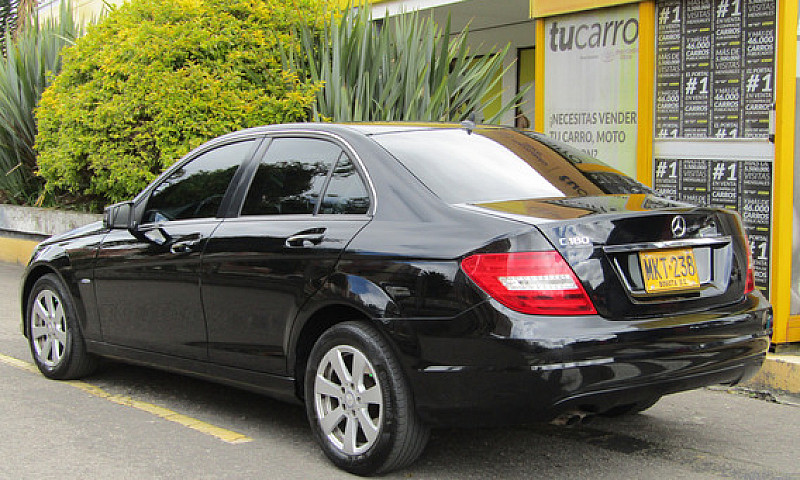 Mercedes-Benz Clase ...