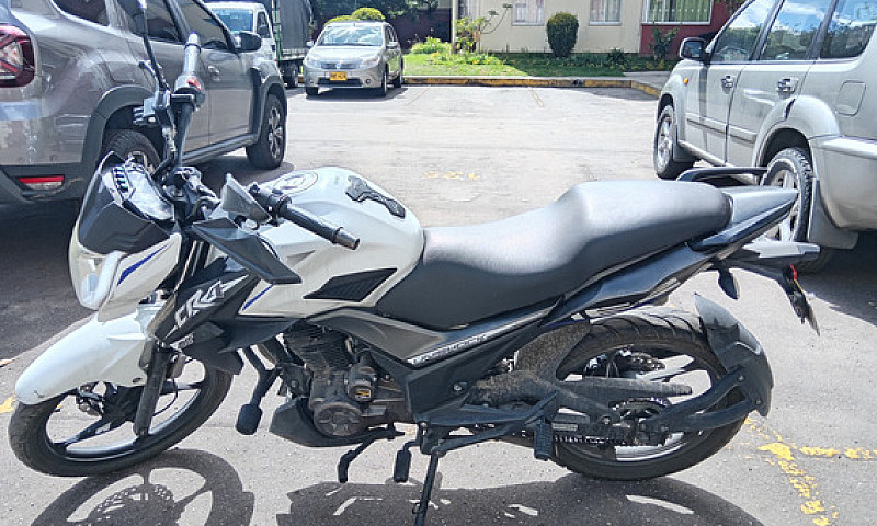 Se Vende Moto Akt Cr...