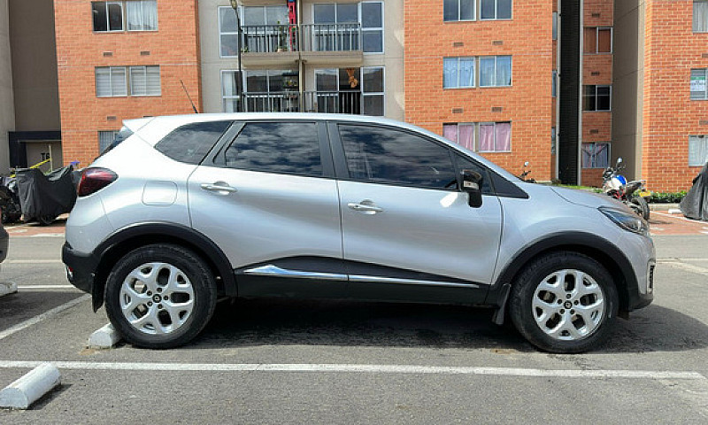 Renault Captur Zen 2...