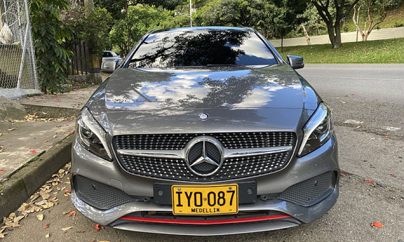 Mercedes-Benz Clase ...