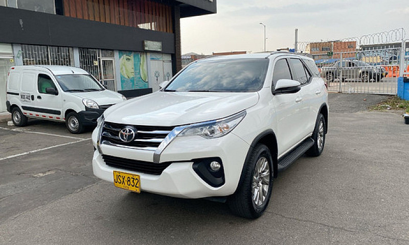 Toyota Fortuner 2.4 ...