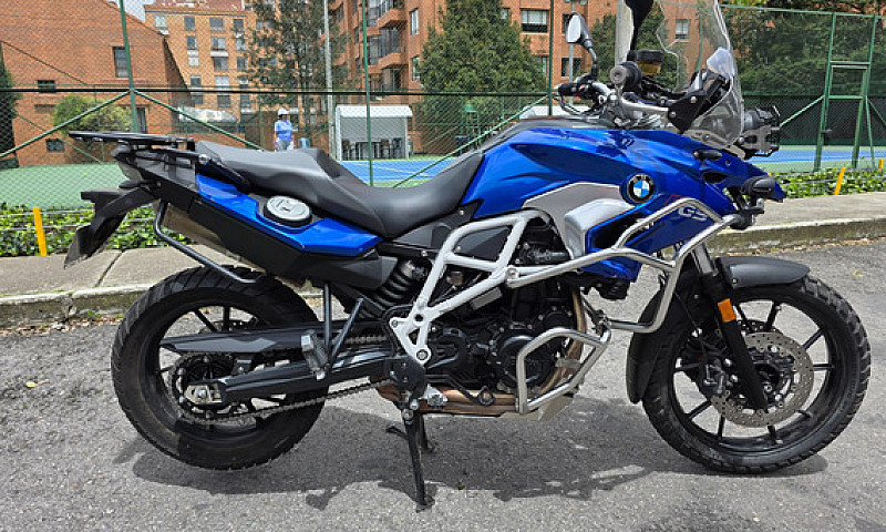 Hermosa Moto Doble P...