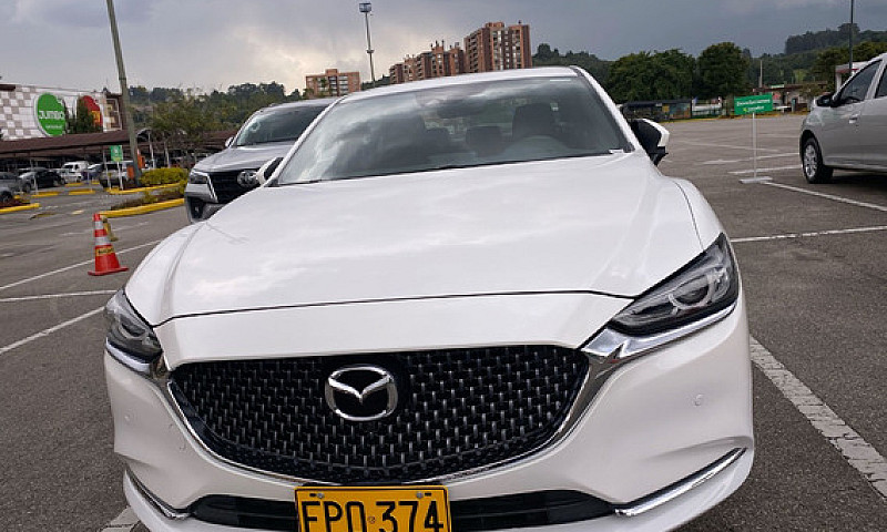 Mazda 6 2.5 Signatur...