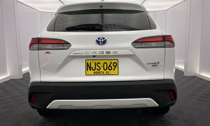 Toyota Corolla Cross...