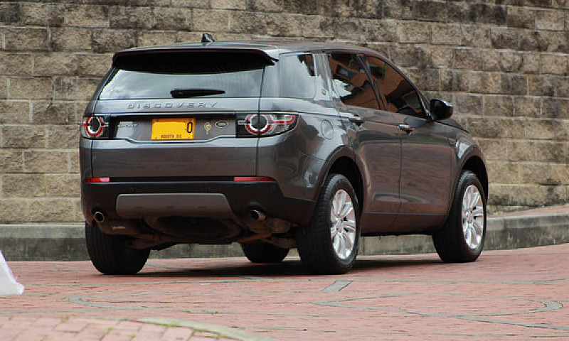 Land Rover Discovery...