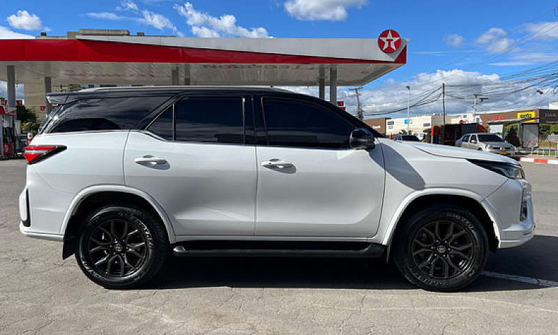 Toyota Fortuner Grs ...