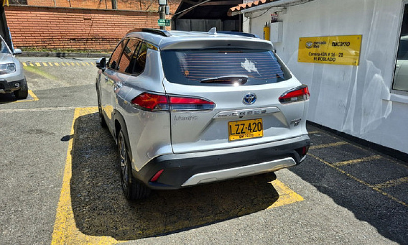 Toyota Corolla Cross...