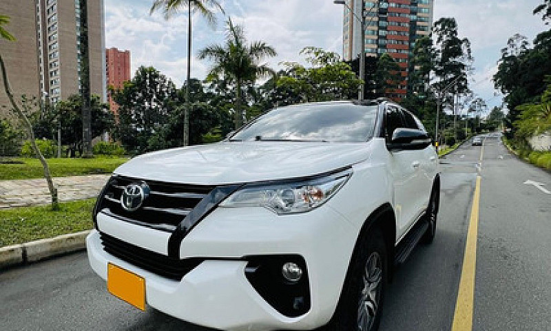 Toyota Fortuner 2.7 ...