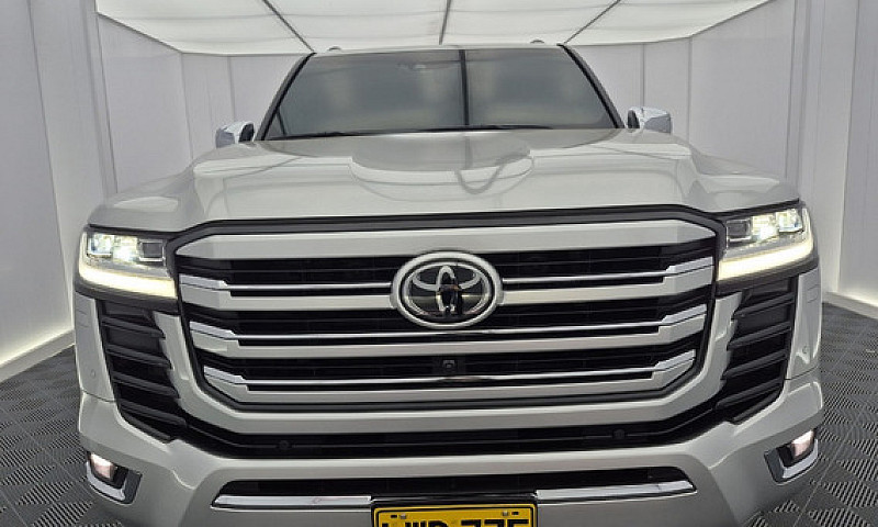 Toyota  Land  Cruise...
