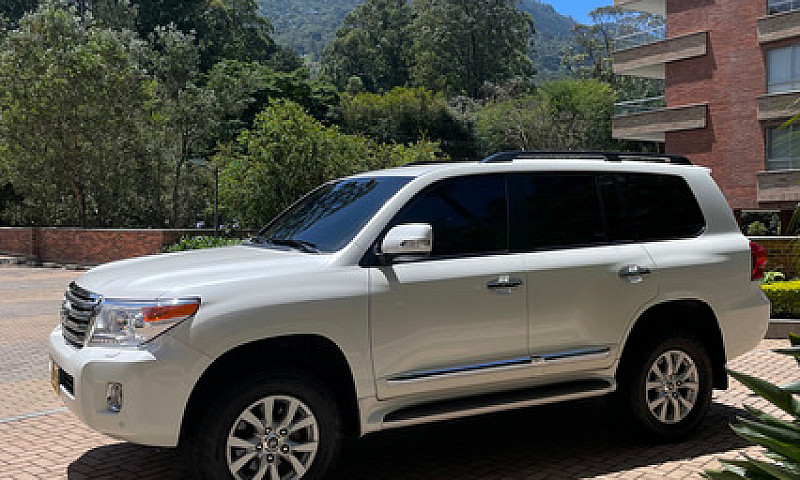 Toyota Land Cruiser ...