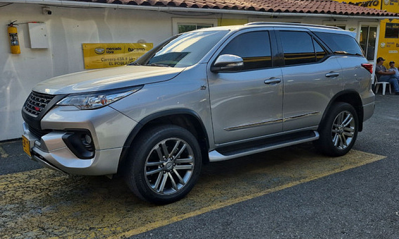 Toyota Fortuner 2.7 ...