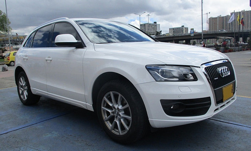 Audi Q5 Luxury 4X4 2...