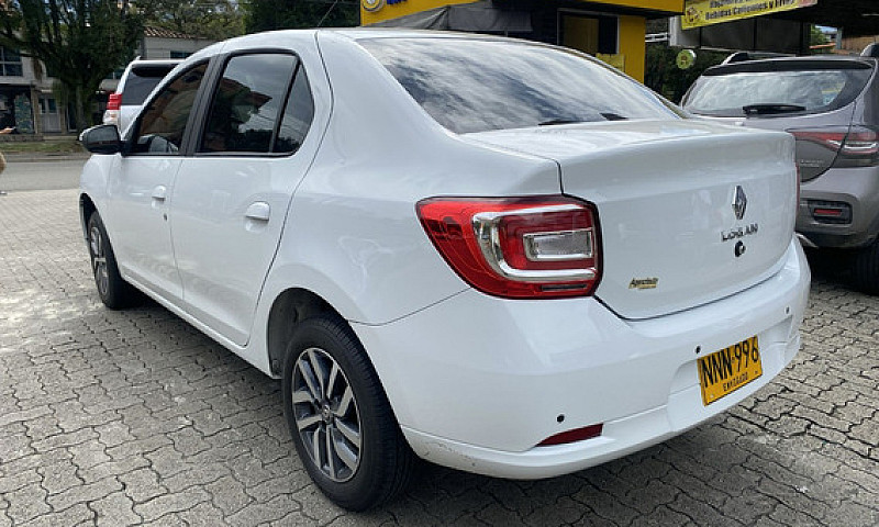 Renault Logan 1.6 Ze...
