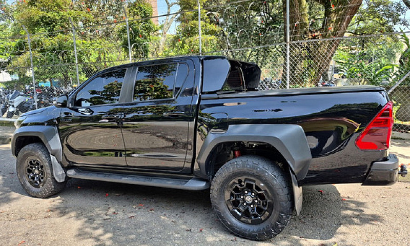 Toyota Hilux 2.8 Grs...