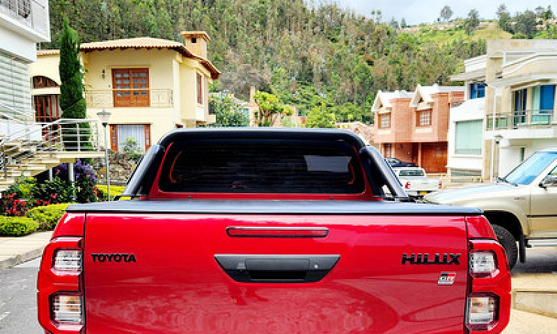 Toyota Hilux 2.8 Gr-...