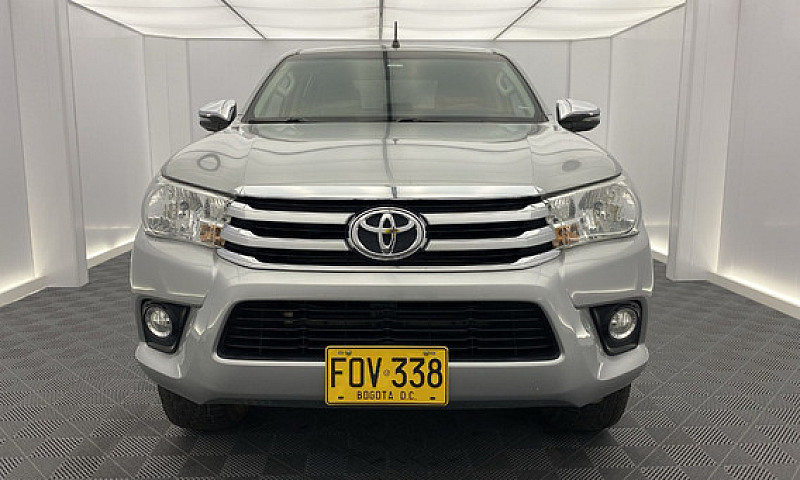 Toyota Hilux 2.8L...