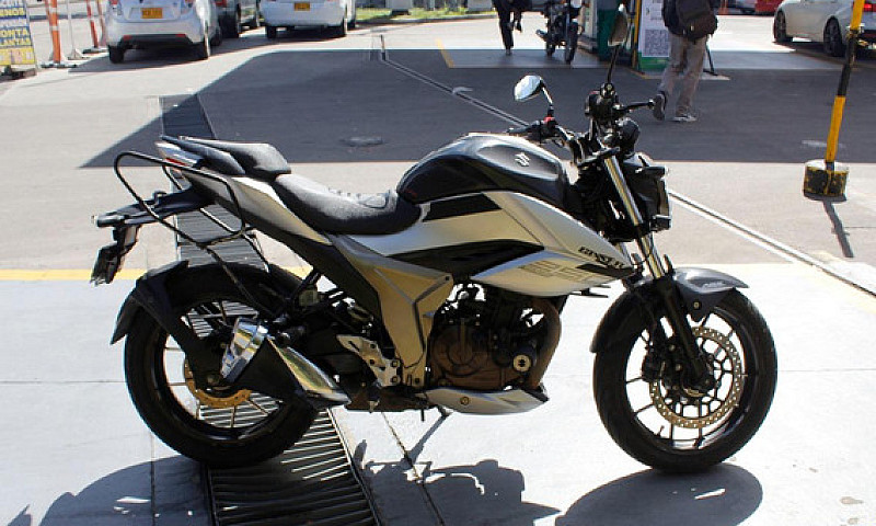 Suzuki Gixxer 250 20...