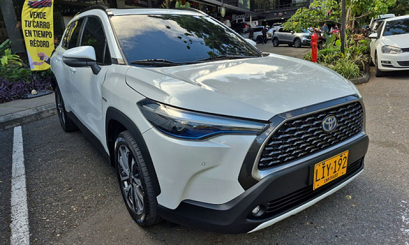 Toyota Corolla Cross...