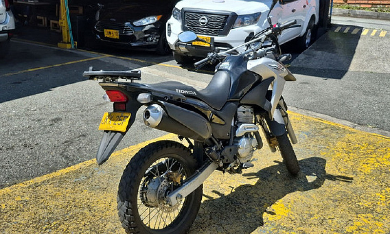 Honda Xre 300 2019...