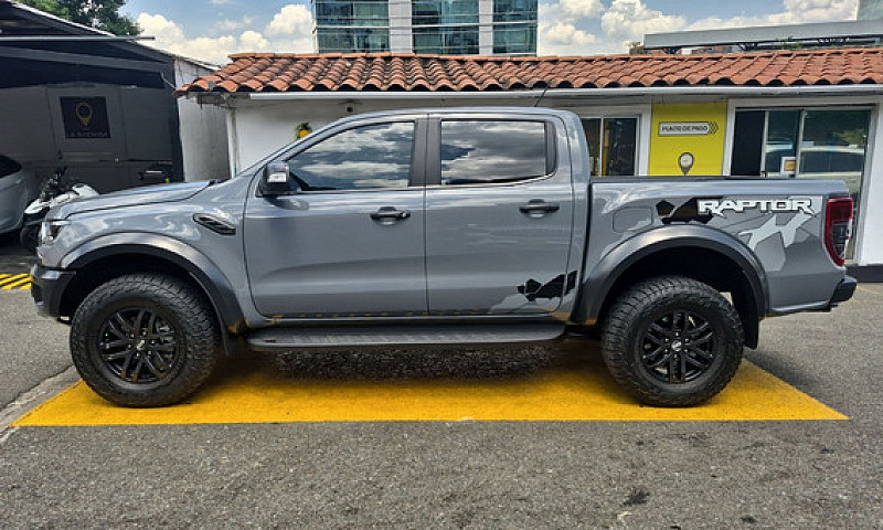 Ford Ranger Raptor 2...
