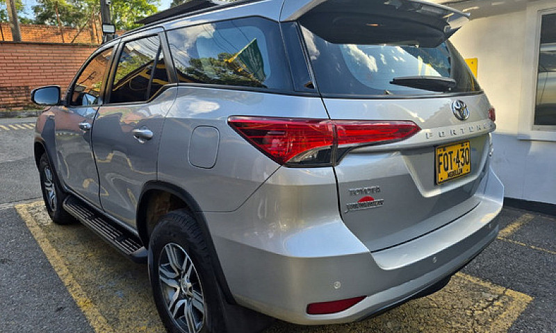 Toyota Fortuner 2.4 ...