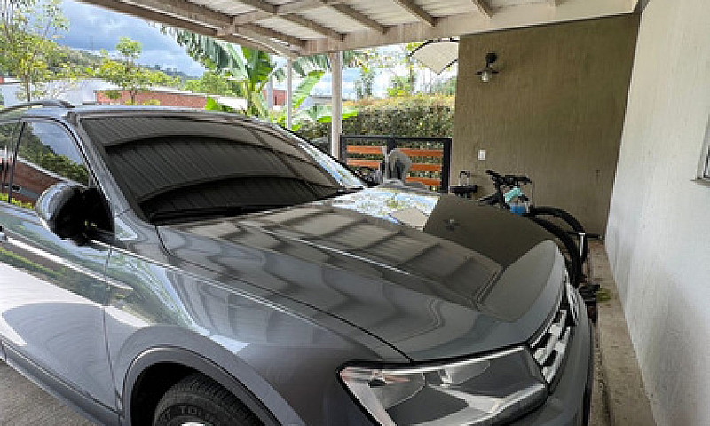 Volkswagen Tiguan Al...