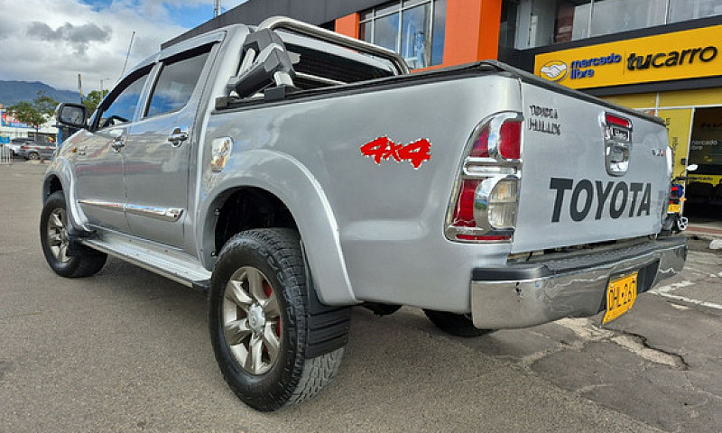 Toyota Hilux 2.7 Mt...