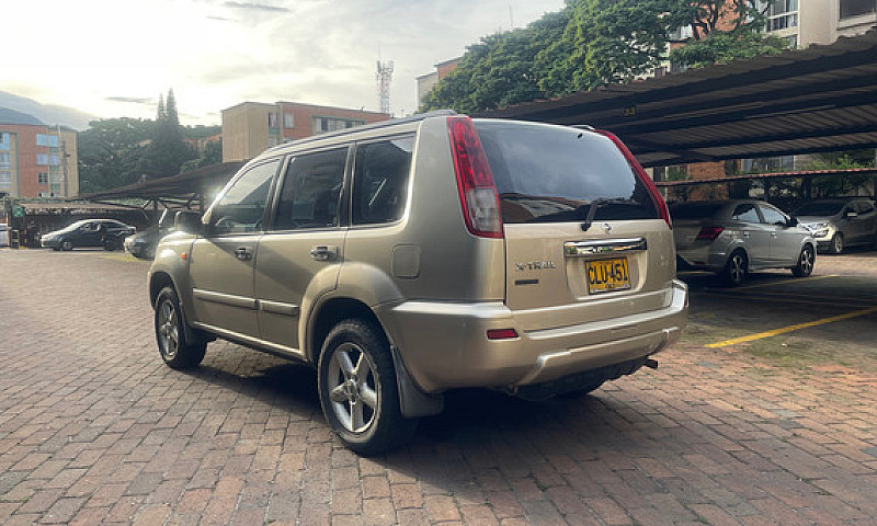 Nissan X-Trail 2.5 X...