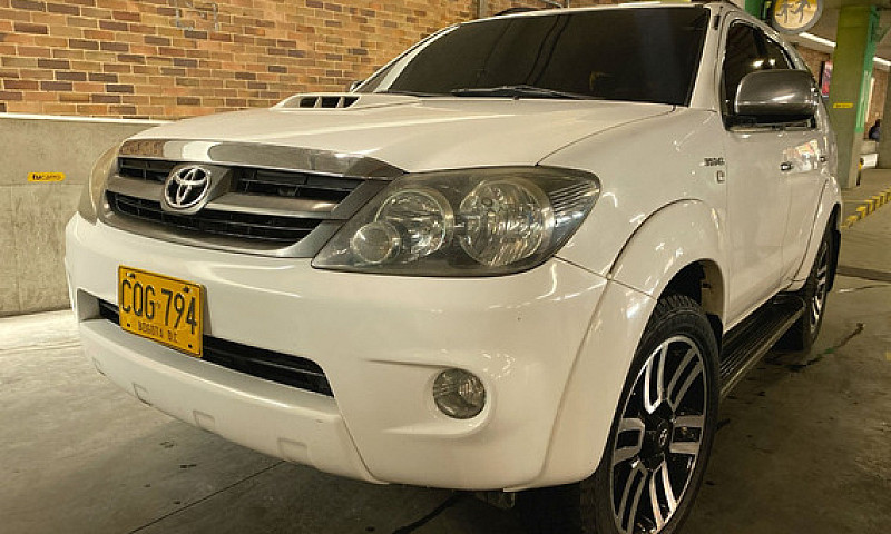 Toyota Fortuner 3.0 ...