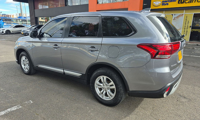 Mitsubishi Outlander...