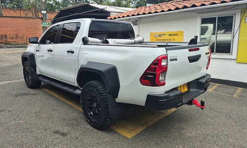 Toyota Hilux 2.8 Gr ...
