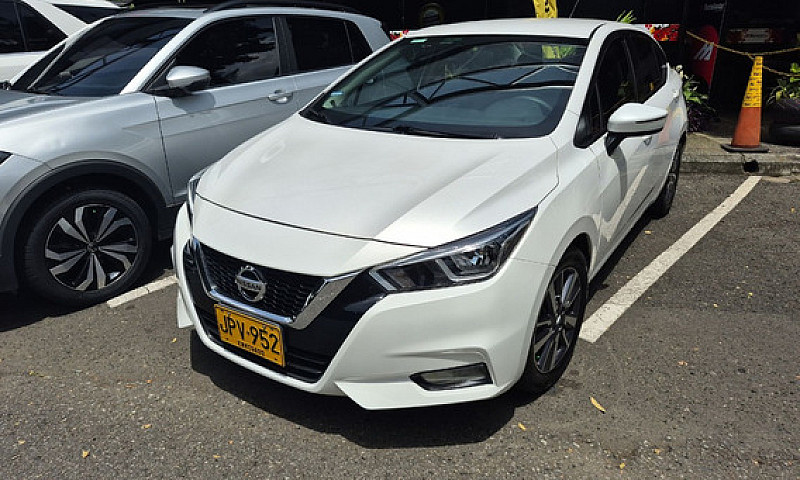 Nissan Versa 1.6 Adv...