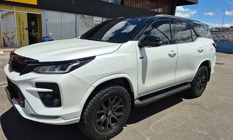 Toyota Fortuner 2.8 ...