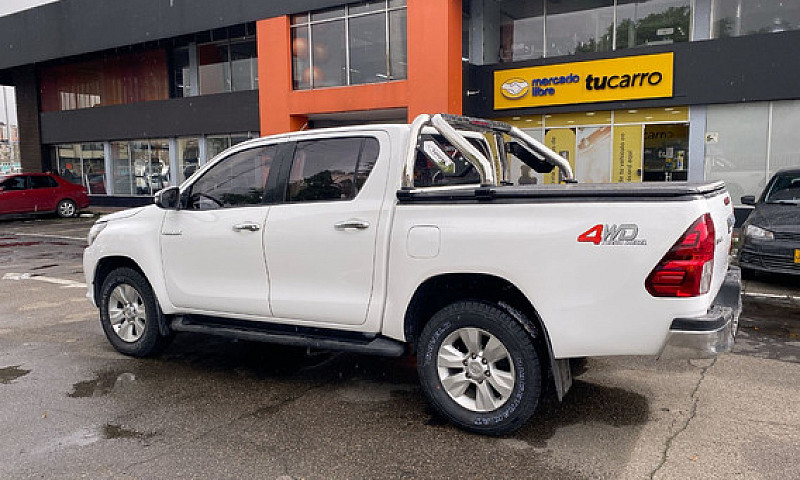 Toyota Hilux 2.4 4X4...
