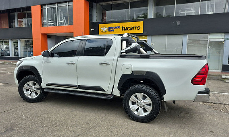 Toyota Hilux 2.8 At ...