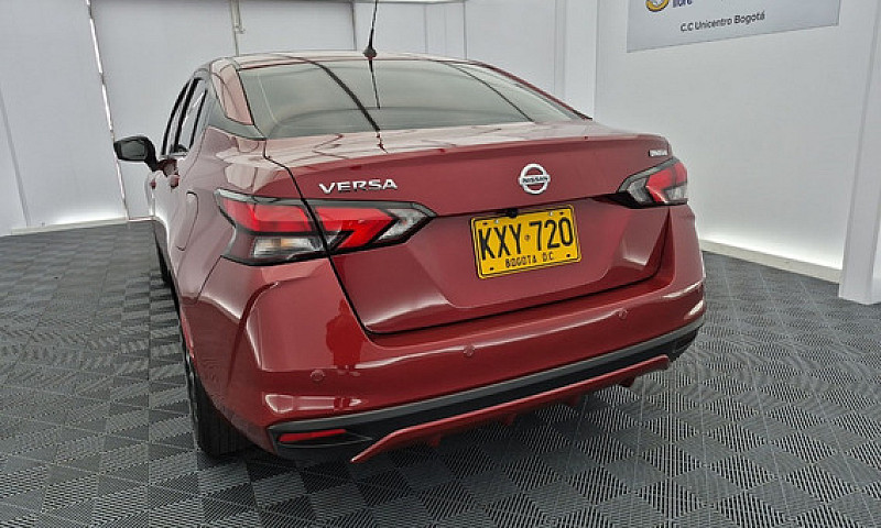 Nissan Versa 1.6 Sen...