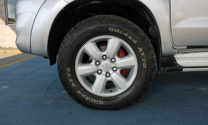 Toyota Hilux 2.5 4X4...