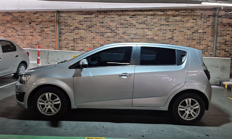 Chevrolet Sonic 1.6 ...