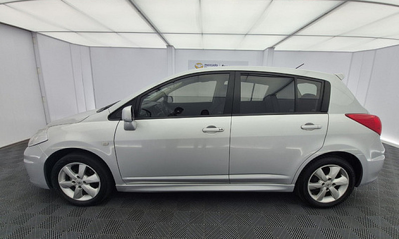 Nissan Tiida Hb 1.8 ...