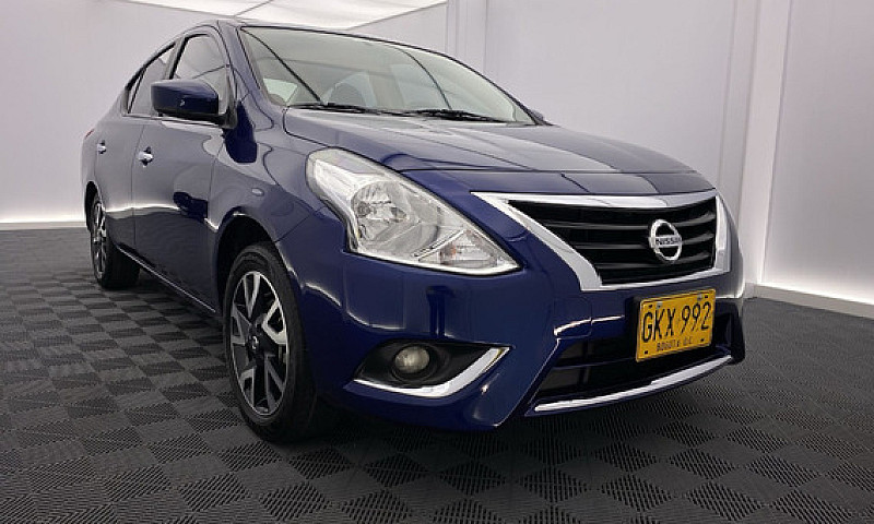 Nissan Versa 1.6 Adv...