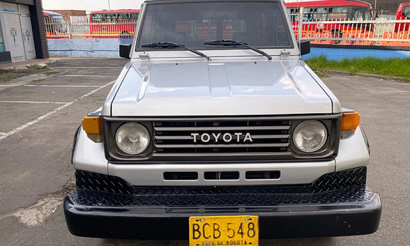 Toyota Land Cruiser ...