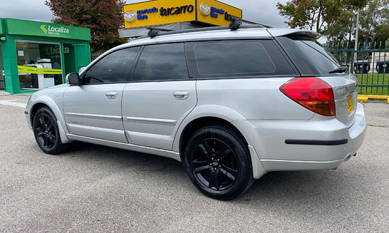 Subaru Outback 3.0 R...