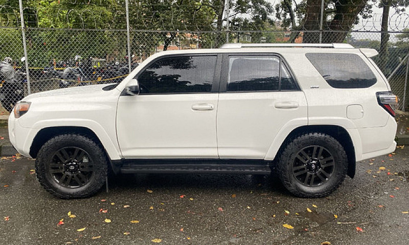Toyota 4Runner 4.0 S...