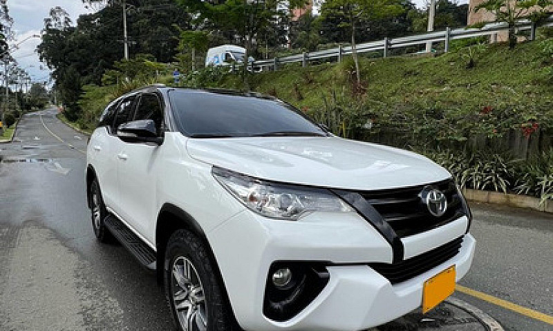 Toyota Fortuner 2.7 ...