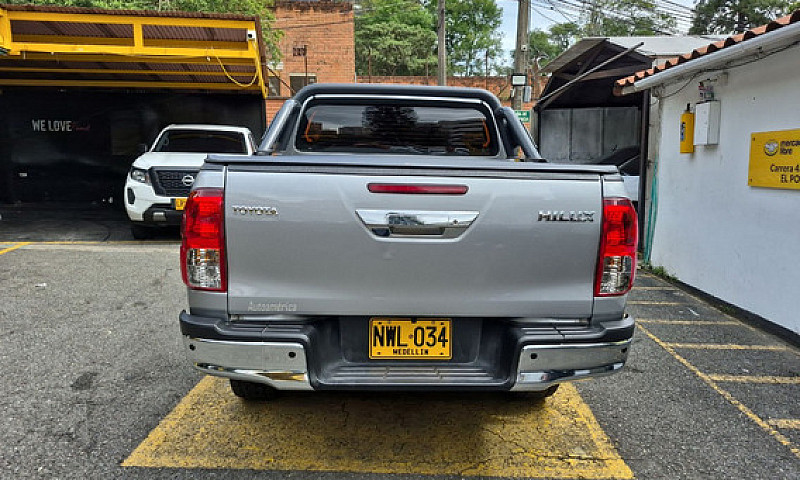 Toyota Hilux 2.4 Sr ...