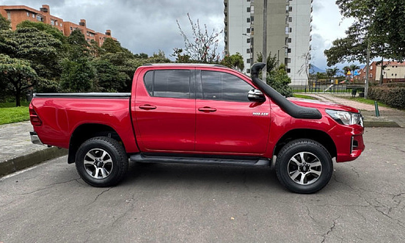 Toyota Hilux 2.8 Srx...