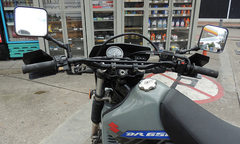 Suzuki Dr 650...