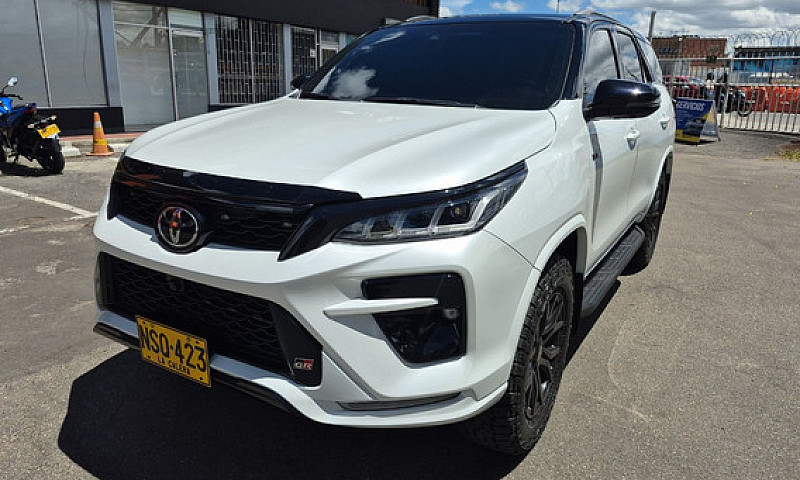 Toyota Fortuner 2.8 ...